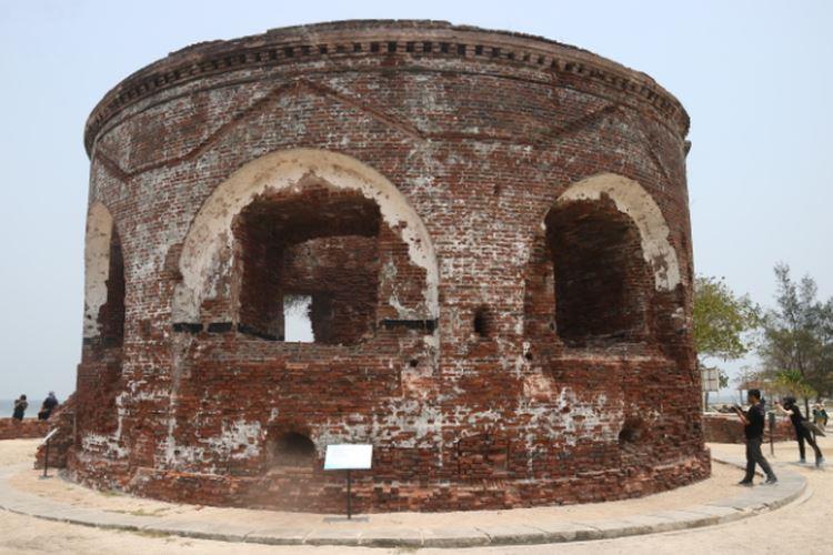 Benteng Mortello peninggalan VOC via Kompa, Lokasi Wisata Pulau Kelor, Rute Menuju Pulau Kelor, Biaya ke Pulau Kelor, Pesona Pulau Kelor