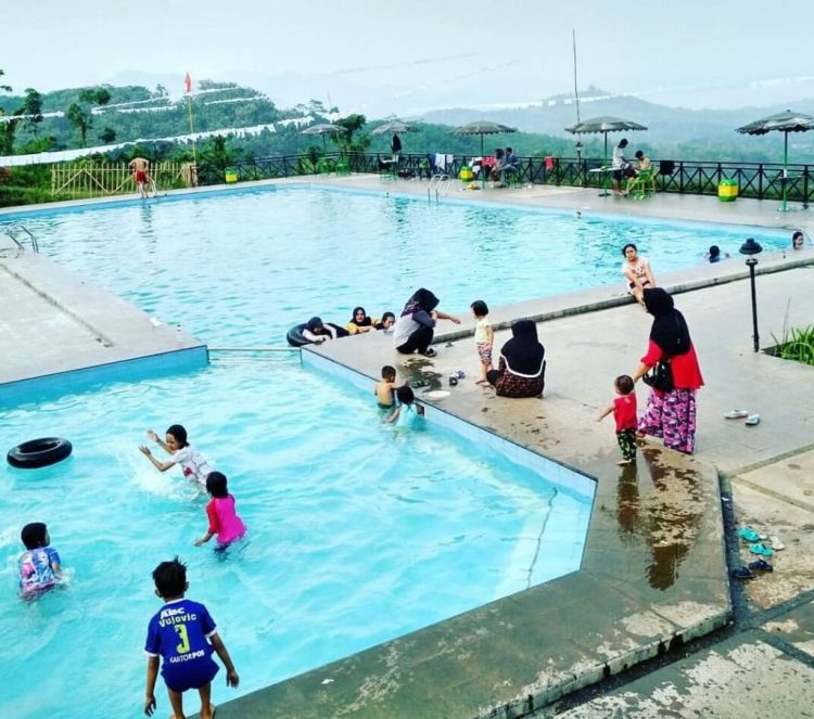 Bravo Camping Ground via Instagram.com @yayanurjaman, Fasilitas Umum, Lokasi Wisata Bravo Camp, Jam Operasional, Harga Tiket Masuk Bravo Camping Ground Cianjur, Wahana di Bravo Camping Ground, Bravo Camp Cianjur