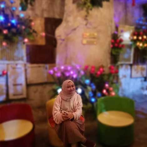 Cafe Gua, Informasi Umum, Lokasi Wisata Malang Night Paradise, Harga Tiket Masuk Wisata Malang Night Paradise, Fasilitas, Kendaraan Menuju ke MNP, Wahana Taman Lampion Malang Night Paradise, Wahana Taman Dinosaurus, Wahana Permainan, Informasi Penting