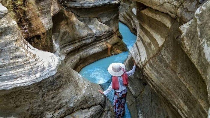 Curug Love, Informasi Umum, MITOS di CURUG LOVE, Lokasi Objek Wisata, Rute Menuju Objek Wisata, Harga Tiket Masuk Curug Love Bogor, JAM OPERASIONAL, Pesona Keindahan Air Terjun Berwarna Biru, Tips Liburan