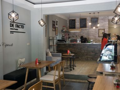 De Facto Coffee & Eatery via Pergikuliner