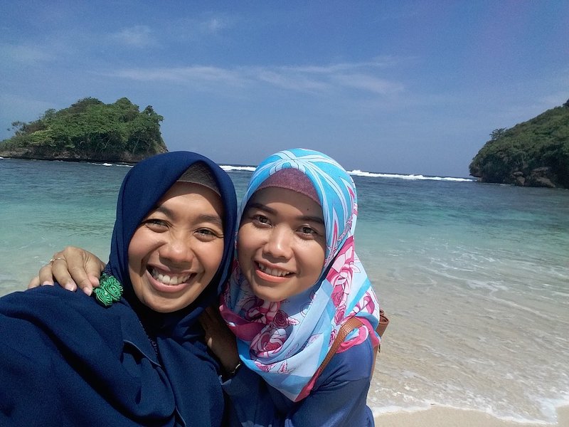 Foto Instagramable pantai teluk asmoro viatripadvisorcom, Informasi Umum, Daya Tarik, Harga Tiket Masuk Pantai Teluk Asmara, Fasilitas Pantai, Aktivitas Seru Pantai Teluk Asmara, Galeri Foto