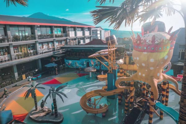 Foto via www.instagram.com @disiniadafrendik, Informasi Umum, Tiket Masuk Wisata Batu Wonderland, Fasilitas Batu Wonderland Waterpark & Resort Hotel, Galeri Foto