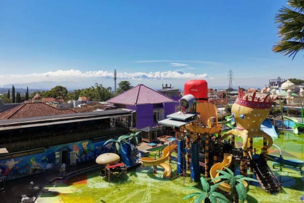 Foto via www.instagram.com @yug4_fx, Informasi Umum, Tiket Masuk Wisata Batu Wonderland, Fasilitas Batu Wonderland Waterpark & Resort Hotel, Galeri Foto
