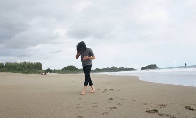 Foto via Instagram.com @athfauzan, Informasi Umum, Misteri Legenda, Daya Tarik, Akses Menuju Lokasi Pantai Bajul Mati, Harga Tiket Masuk Pantai Bajul Mati, Fasilitas yang tersedia di Pantai Bajul Mati, Eksplore Keindahan Pantai, Aktivitas Seru di Pantai Bajul Mati