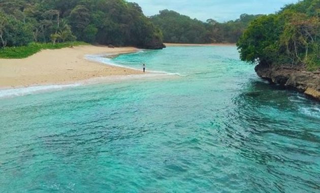Foto via instagram.com @yoiki_malang, Informasi Umum, Keunikan Pantai  , Akses Jalan Menuju Pantai Kedung Celeng, Harga Tiket Masuk, Kegiatan yang dapat dilakukan di Pantai Kedung Celeng
