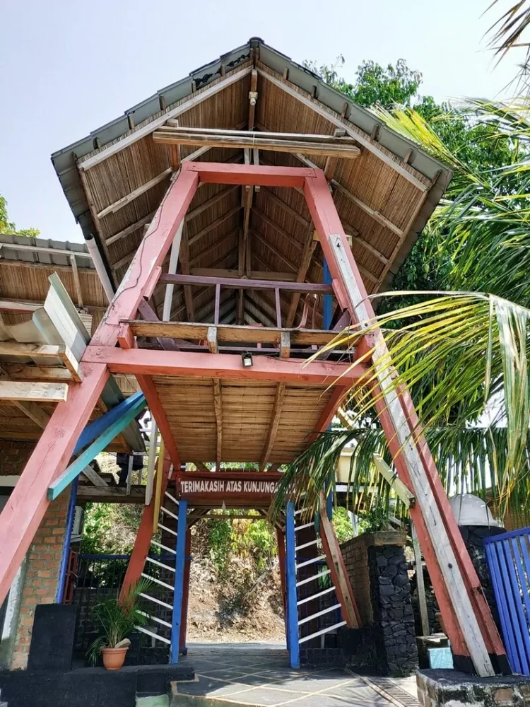 Gerbang Masuk Objek Wisata Muncak Tirtayasa via Google Maps @Danu David, Informasi Umum, Lokasi Muncak Tirtayasa Pesawaran Lampung, Rute Menuju Muncak Tirtayasa Pesawaran Lampung, Harga Tiket Masuk Muncak Tirtayasa Pesawaran Lampung, Fasilitas Muncak Tirtayasa, Jam Operasional, Daya Tarik Muncak Tirtayasa, Galeri Foto