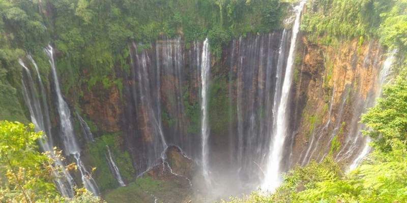 Image Credit Twitter.com @sunriseinbromo, Informasi Umum, Daya Tarik Coban Sewu, Lokasi Coban Sewu, Harga Tiket Masuk Coban Sewu, Fasilitas yang Tersedia di Coban Sewu, Pesona Wisata Air Terjun, Pemandangan Dari Ketinggian, Panorama Coban Sewu, Tips Liburan ke Coban Sewu