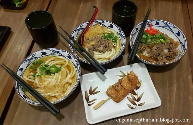 Marugame Udon, 1. Ojju K-Food, 2. Ikkudo Ichi, 3. Shaburi, 4. Genki Sushi, 5. Nanny’s Pavillon, 6. Marugame Udon, 7. Imperial Kitchen and Dimsum, 8. Wingstop, 9. Warung Leko, 10. Sate Khas Senayan, 11. Jittlada Thai Cuisine, 12. Remboelan Kota Kasablanka, 13. Pizza Marzano Kota Kasablanka, 14. The Social Pot, 15. the people’s cafe, 16. Kafe Betawi Kota Kasablanka, 17. Wayang Bistro, 19. Taliwang Bali, 20. Chung Gi wa, 22. Kopi Luwak, 23. Puyo Silky