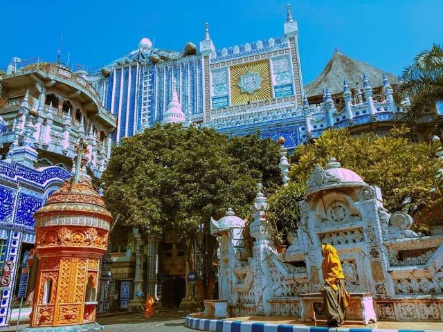Masjid Tiban Malang, Informasi Umum, Lokasi dan Akses Menuju Wisata Masjid Tiban Malang, Harga Tiket Masuk Wisata Masjid Tiban Malang, Fasilitas yang di Sediakan di Masjid Tiban Malang, Informasi Seputar Masjid Tiban Malang, Galeri Foto