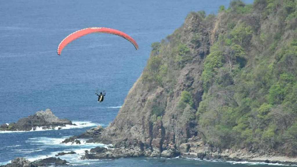 Mencoba Keseruan Paralayang di Pantai Modangan @disparbudkabmalang, Informasi Umum, Lokasi Wisata Pantai Modangan Donomulyo, Harga Tiket Masuk Pantai Modangan, Jam Operasional Pantai, Aktivitas Seru di Pantai Modangan