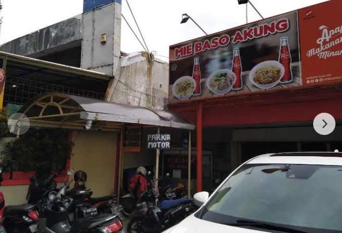 Mie Bakso Akung, 1. Bakso Arief, 2. Bakso Barbel Agung Hercules, 3. Bakso Beranak Cimahi, 4. Bakso Beranak dalam Sumur, 5. Bakso Ceker Braga, 6. Bakso Cuankie Serayu, 7. Bakso Malang Enggal, 8. Bakso Rudal Anggrek, 9. Bakso Semar, 10. Mie Bakso Akung, 11. Bakso Soun, 12. Bakso Panghegar, 13. Mie Bakso Ramdhan, 14. Bakso Ja’i, 15. Bakso Boedjangan, 16. Bakso Lotus, 17. Bakso Jabrig, 18. Bakso Ikah Asgar, 19. Bakso Solo Condong Raos, 20. Bakso Istighfar Mang Dadang, 21. Bakso Kadeudeuh