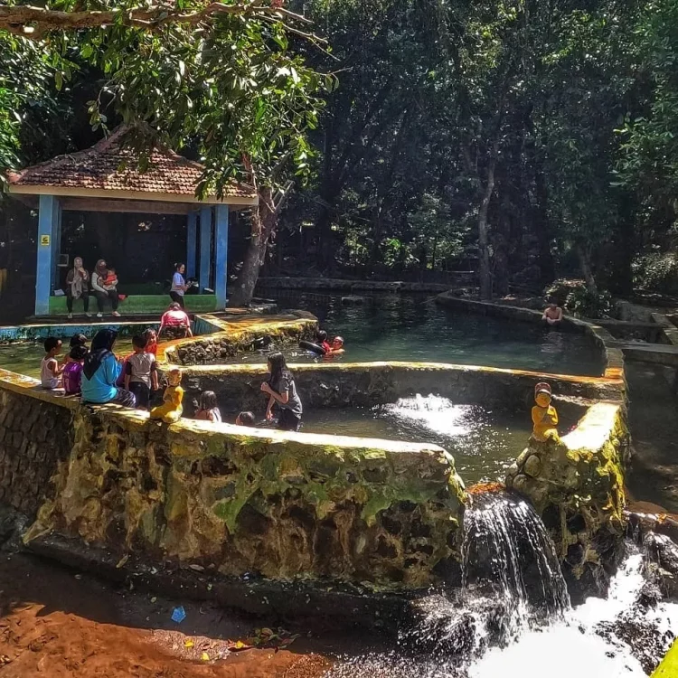 Photo by @pegawaijalanan_, Informasi Umum, Sejarah Sumber Nyolo, Lokasi Wisata Pemandian, Rute Menuju Wisata Sumber Nyolo, Rute Menuju Sumber Nyolo, Harga Tiket Masuk Wisata Sumber Nyolo, Fasilitas Sumber Nyolo, Daya Tarik, Daftar Wisata Air Dekat Sumber Nyolo