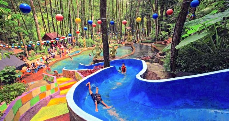 Prosotan di Kolam Renang di Srambang Park Ngawi, Informasi Umum, Lokasi Srambang Wisata Park Ngawi, Harga Tiket Masuk Srambang Park Ngawi, Fasilitas Wisata Srambang Park Ngawi, Spot Foto Instagramable, Daya Tarik Objek Wisata Srambangan Park, Galeri Foto