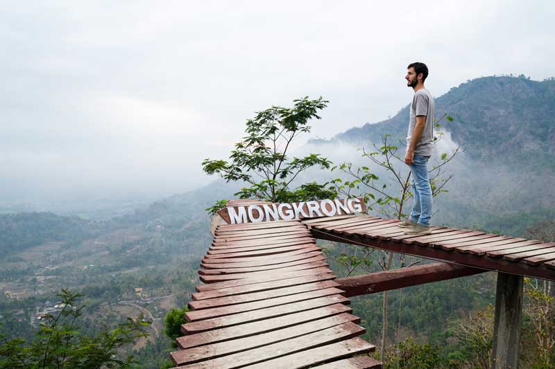 Punthuk Mongkrong Magelang via unsplash.com @marcwieland95, Informasi Umum, Tiket Masuk Punthuk Mongkrong, Lokasi Punthuk Mongkrong Magelang, Rute Menuju Lokasi Wisata, Tips Berwisata