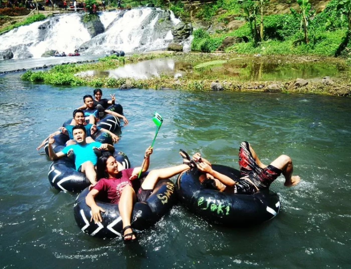 River Tubing, Informasi Umum, Asal-usul Sumber Maron dan Mata airnya yang jernih, Lokasi dan Rute Menuju Sumber Maron, Harga Tiket Wisata Sumber Maron, Jam Operasional, Fasilitas di Sumber Maron, Aktivitas Seru di Sumber Maron, Objek Wisata di Dekat Sumber Maron