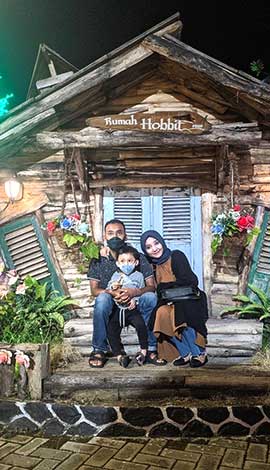 Rumah Hobbit, Informasi Umum, Lokasi Wisata Malang Night Paradise, Harga Tiket Masuk Wisata Malang Night Paradise, Fasilitas, Kendaraan Menuju ke MNP, Wahana Taman Lampion Malang Night Paradise, Wahana Taman Dinosaurus, Wahana Permainan, Informasi Penting