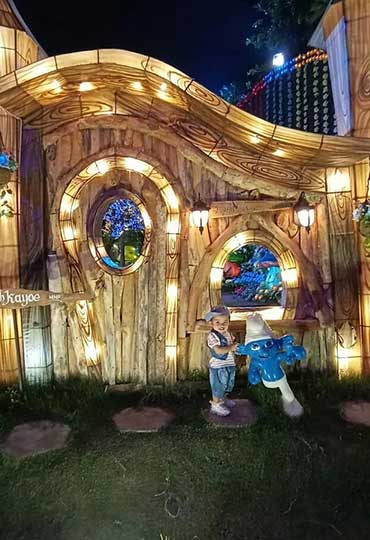 Smurf House, Informasi Umum, Lokasi Wisata Malang Night Paradise, Harga Tiket Masuk Wisata Malang Night Paradise, Fasilitas, Kendaraan Menuju ke MNP, Wahana Taman Lampion Malang Night Paradise, Wahana Taman Dinosaurus, Wahana Permainan, Informasi Penting