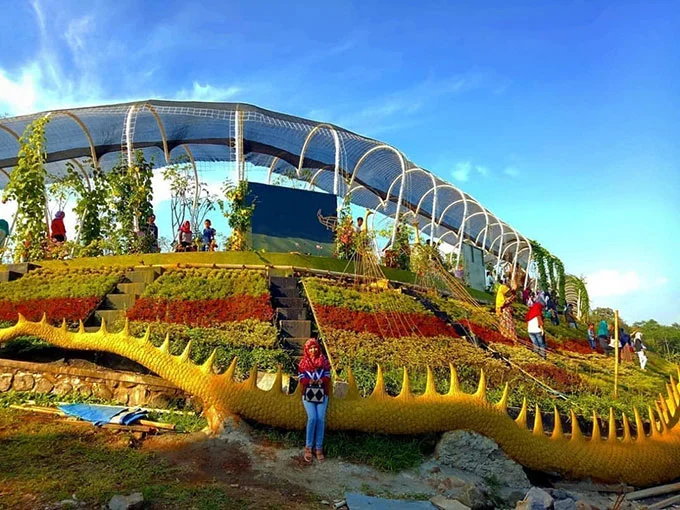 Taman Bunga Vertikal, Informasi Umum, Sekapur Sirih, Rute Menuju Watu Gajah Park Semarang, Harga Tiket Masuk Watu Gajah Park Semarang, Fasilitas Objek Wisata Watu Gajah, Wahana Seru di Taman Wisata Watu Gajah, Galeri Foto