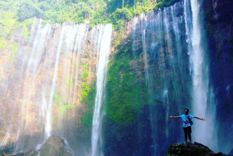 Tempat Wisata Coban Sewu Malang, Informasi Umum, Daya Tarik Coban Sewu, Lokasi Coban Sewu, Harga Tiket Masuk Coban Sewu, Fasilitas yang Tersedia di Coban Sewu, Pesona Wisata Air Terjun, Pemandangan Dari Ketinggian, Panorama Coban Sewu, Tips Liburan ke Coban Sewu