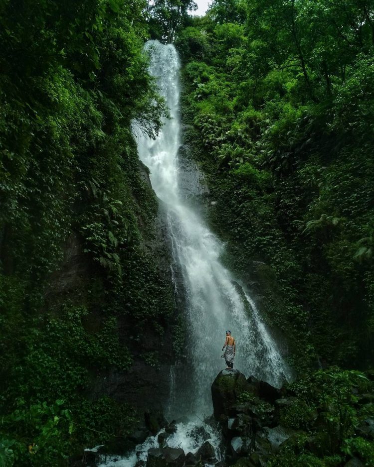 Tebing Pelangi via Instagram.com @n.rohman321, Informasi Umum, Lokasi Coban Parang Tejo Malang, Harga Tiket Masuk Coban Parang Tejo Malang, Daya Tarik, Spot Foto di Coban Parang Tejo Malang