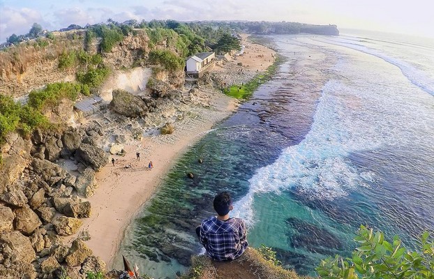 Wisata Pantai Balangan, Lokasi Wisata Pantai Balangan, Rute Menuju Wisata Pantai Balangan, Waktu Tempuh Ke Balangan Beach Bali, Pilihan Transportasi Menuju Balangan Beach Bali, Harga Tiket Masuk Wisata Pantai Balangan, Daya Tarik Pantai Balangan Untuk Tempat Liburan, Area Tebing Tinggi Spot Populer Wisatawan, Aktivitas Wisatawan, Waktu Terbaik Berkunjung, Aktivitas Seru di Pantai Balangan, Objek Wisata Pantai di Sekitar Balangan Beach, FAQ untuk Balangan Beach Bali