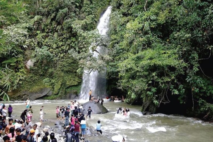 Wisatawan Memadari Objek Wisata, Informasi Umum, Lokasi Wisata Air Terjun Lematang Indah , Rute Menuju Objek Wisata Air Terjun , Fasilitas, Harga Tiket Masuk Air Terjun Lematang Indah , Daya Tarik