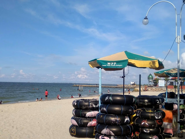 Informasi Umum, Daya Tarik, Lokasi dan Rute Pantai Delegan Panceng, Harga Tiket Masuk Pantai Delegan Panceng, Fasilitas Pantai, Aktivitas Seru, Galeri Foto
