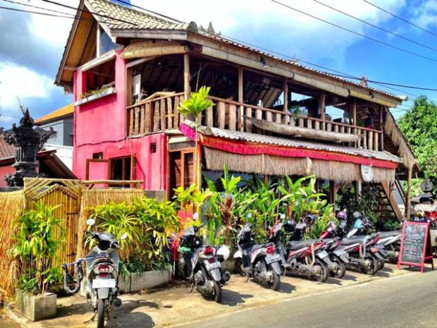 Betelnut Cafe, 1. Warung Babi Ibu Oka, 2. Naughty Nuri’s, 3. Pawon Pasundan, 4. Cafe Pomegranate, 5. Monkeys Cuisine, 6. Green Ginger (Tutup), 7. Betelnut Cafe, 8. Petitenget, 9. Restoran Rondji, 10. Restoran L’Assiette (Tutup), 11. Nook (Kerobokan), 12. Ultimo Italian Restaurant (Kerobokan), 13. Pison Coffee (Kerobokan), 14. Biku (Kerobokan), 15. Lawn Canggu, 16. Potato Head (Kerobokan), 17. Finns beach Club (Canggu), 18. La Plancha (Seminyak), 19. Ulu Cliffhouse (Pecatu), 20. KYND COMMUNITY (Kerobokan), 21. Warung Mak Beng (Sanur), 22. Gusto Gelato (Seminyak), 23. Massimo Restaurant (Sanur), 24. RivaReno Gelato Bali (Kerobokan), 25. Yogurt Republic (Seminyak), 26. Nalu Bowls (Pecatu), 27. Waroeng Kampoeng (Jimbaran), 28. Warung Nasi Ayam Bu Oki (Jimbaran), 30. Warung Kayu Manis (Denpasar), 31. Warung Men Gara (Mengwi), 32. Warung Nasi Tekor Bali (Denpasar), 33. Warung makan nikmat halal (Kuta), 34. Rujak uma bali (Denpasar), 35. Pronto Pizza (Kuta), 36. Pink Tempong (Kuta), 37. Donat Lio (Denpasar), 38. Waroeng Soerabi Bandoeng 101 (Kuta), 39. Ronde Nusa Kambangan (Denpasar), 40. Gado Gado Ibu Lulu (Kerobokan), 41. Mie Bandung (Denpasar), 42. Warung Bunana, 44. Ulekan, 45. Sinamon Bali, 46. Cuca Restaurant, 47. Folie Kitchen & Pâtisserie, 48. Yogurt Republic, 49. Vincent Nigita Patisserie, 50. Sayuri Healing Food, 51. Nasi Campur Warung Mek Juwel, 52. Confiture de Bali, 53. Zest Ubud, 54. Yogurt Yogi, 55. Sawobali Cake & Coffee Shop, 56. Bella by Sage, 57. The Amora Bali Restaurant, 58. D’ Alas Warung, 59. The Wijaya Kusuma, 60. Café Seafood Bakar Jimbaran, 61. Ngiring Ngwedang, 62. Mentari Restoran Bedugul, 63. Restoran Bebek Tepi Sawah Ubud, 64. The Lookout Resto & Bar, 65. The Kelusa, 66. Wantilan Resataurant, 67. Bali Buda, 68. Samani Resto, 69. The Sayan House, 70. Swept Away, 71. El Kabron, 72. Ke-Pi-Tu, 73. CasCades Restaurant