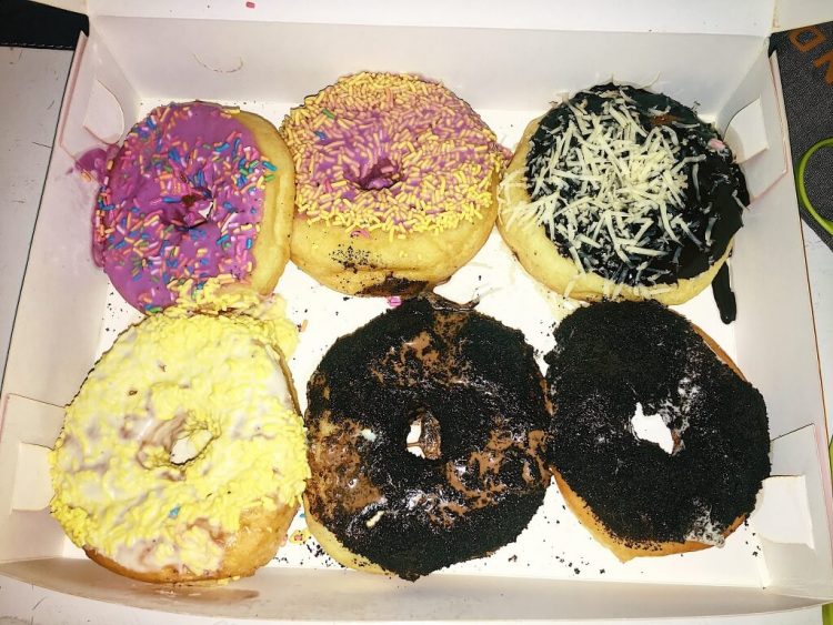 Donat Lio (Denpasar), 1. Warung Babi Ibu Oka, 2. Naughty Nuri’s, 3. Pawon Pasundan, 4. Cafe Pomegranate, 5. Monkeys Cuisine, 6. Green Ginger (Tutup), 7. Betelnut Cafe, 8. Petitenget, 9. Restoran Rondji, 10. Restoran L’Assiette (Tutup), 11. Nook (Kerobokan), 12. Ultimo Italian Restaurant (Kerobokan), 13. Pison Coffee (Kerobokan), 14. Biku (Kerobokan), 15. Lawn Canggu, 16. Potato Head (Kerobokan), 17. Finns beach Club (Canggu), 18. La Plancha (Seminyak), 19. Ulu Cliffhouse (Pecatu), 20. KYND COMMUNITY (Kerobokan), 21. Warung Mak Beng (Sanur), 22. Gusto Gelato (Seminyak), 23. Massimo Restaurant (Sanur), 24. RivaReno Gelato Bali (Kerobokan), 25. Yogurt Republic (Seminyak), 26. Nalu Bowls (Pecatu), 27. Waroeng Kampoeng (Jimbaran), 28. Warung Nasi Ayam Bu Oki (Jimbaran), 30. Warung Kayu Manis (Denpasar), 31. Warung Men Gara (Mengwi), 32. Warung Nasi Tekor Bali (Denpasar), 33. Warung makan nikmat halal (Kuta), 34. Rujak uma bali (Denpasar), 35. Pronto Pizza (Kuta), 36. Pink Tempong (Kuta), 37. Donat Lio (Denpasar), 38. Waroeng Soerabi Bandoeng 101 (Kuta), 39. Ronde Nusa Kambangan (Denpasar), 40. Gado Gado Ibu Lulu (Kerobokan), 41. Mie Bandung (Denpasar), 42. Warung Bunana, 44. Ulekan, 45. Sinamon Bali, 46. Cuca Restaurant, 47. Folie Kitchen & Pâtisserie, 48. Yogurt Republic, 49. Vincent Nigita Patisserie, 50. Sayuri Healing Food, 51. Nasi Campur Warung Mek Juwel, 52. Confiture de Bali, 53. Zest Ubud, 54. Yogurt Yogi, 55. Sawobali Cake & Coffee Shop, 56. Bella by Sage, 57. The Amora Bali Restaurant, 58. D’ Alas Warung, 59. The Wijaya Kusuma, 60. Café Seafood Bakar Jimbaran, 61. Ngiring Ngwedang, 62. Mentari Restoran Bedugul, 63. Restoran Bebek Tepi Sawah Ubud, 64. The Lookout Resto & Bar, 65. The Kelusa, 66. Wantilan Resataurant, 67. Bali Buda, 68. Samani Resto, 69. The Sayan House, 70. Swept Away, 71. El Kabron, 72. Ke-Pi-Tu, 73. CasCades Restaurant
