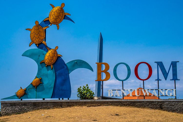 Pantai Boom, 1. Pantai Boom, 2. Pantai Plengkung , 3. Pantai Wedi Ireng , 5. Pantai Batu, 7. Pantai Grajagan , 8. Pantai Watu Dodol, 9. Pantai Teluk Hijau, 10. Pantai Pulau Merah, 11. Pantai Trianggulasi, 12. Pantai Sukamade, 13. Pantai Rajegwesi, 14. Pantai Pancur, 15. Pantai Parang Kursi, 16. Pantai Ngagelan, 17. Pantai Cacalan, 18. Pantai Bangsring, 19. Pantai Cemara, 20. Pantai Palukuning, 21. Pantai Perpat, 22. Pantai Bomo, 23. Pantai Jatisari, 24. Pantai Sobo Banyuwangi, 25. Pantai Dermaga Cinta, 26. Pantai Mustika Pancer, 27. Pantai Parang Ireng