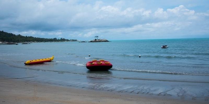 Pantai Batu Bedaun via Kompas, 1. Pantai Pangana, 2. Pantai Tanjung Pesona, 3. Pantai Batu Tambun, 4. Pantai Rambak, 5. Pantai Parai Tenggiri, 6. Pantai Tapak Hantu, 7. Pantai Romodong, 8. Pantai Batu Bedaun, 9. Pantai Tikus Emas, 10. Pantai Rebo, 11. Pantai Penganak, 12. Pantai Tanjung Kelayang, 13. Pantai Tanjung Tinggi, 14. Pantai Batu Kodok, 15. Pantai Tongaci, 16. Pantai Pasir Padi, 17. Pantai Penyusuk, 18. Pantai Matras