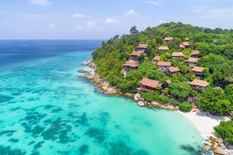 Pantai Koh Lipe via Agoda, 1. Pantai Pattaya, 2. Pantai Railay, 3. Pantai Hua Hin, 4. Pantai Koh Chang, 5. Pantai Koh Samui, 6. Pantai Krabi, 7. Pantai Laem Singh, 8. Pantai Koh Lipe, 9. Pantai Koh Lanta Yai, 10. Maya Bay, 11. Bottle Beach, 12. Karon