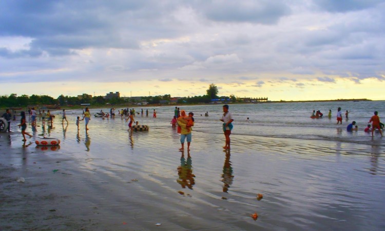 Pantai Jakat via Sunflowords, 1. Rumah Pengasingan Bung Karno, 2. Pantai Panjang, 3. Benteng Marlborough, 4. Pantai Tapak Paderi, 5. Danau Dendam Tak Sudah, 6. Danau Mas Harun Bastari, 7. Pulau Tikus Bengkulu, 8. Kebun Strawberry, 9. Air Terjun Curup, 10. Kebun Teh Bukit Daun, 11. Pantai Jakat, 12. Pusat Makanan Khas Bengkulu, 13. Kampung Tua Cina Bengkulu, 14. Sungai Air Berau, 15. Air Terjun Suban, 16. Museum Negeri Bengkulu, 17. Pantai Teluk Sepang, 18. Bukit Kaba