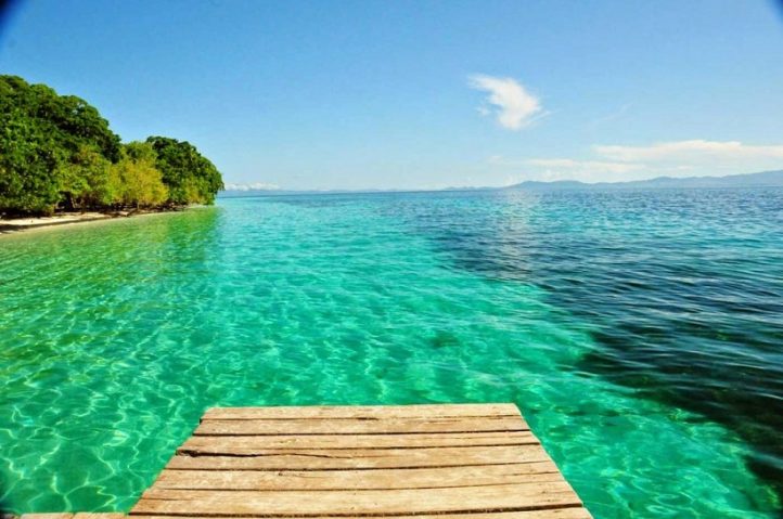 Pantai Nanseri, 1. Pantai Natsepa, 2. Pantai Pintu Kota, 3. Pantai Ora Ambon, 4. Pantai Namalatu, 5. Pantai Pombo, 6. Pantai Liang, 7. Pantai Luari, 8. Pantai Nanseri, 9. Pantai Desa Hukurila, 10. Pantai Namasua, 11. Pantai Huluwa, 12. Pantai Allang Asaude, 13. Lubang Buaya Morella, 14. Santai Beach, 15. Pantai Lawena