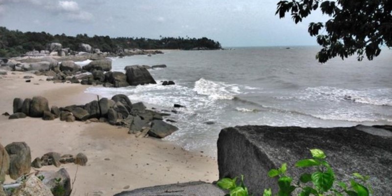 Pantai Tanjung Pesona via Detik, 1. Pantai Pangana, 2. Pantai Tanjung Pesona, 3. Pantai Batu Tambun, 4. Pantai Rambak, 5. Pantai Parai Tenggiri, 6. Pantai Tapak Hantu, 7. Pantai Romodong, 8. Pantai Batu Bedaun, 9. Pantai Tikus Emas, 10. Pantai Rebo, 11. Pantai Penganak, 12. Pantai Tanjung Kelayang, 13. Pantai Tanjung Tinggi, 14. Pantai Batu Kodok, 15. Pantai Tongaci, 16. Pantai Pasir Padi, 17. Pantai Penyusuk, 18. Pantai Matras