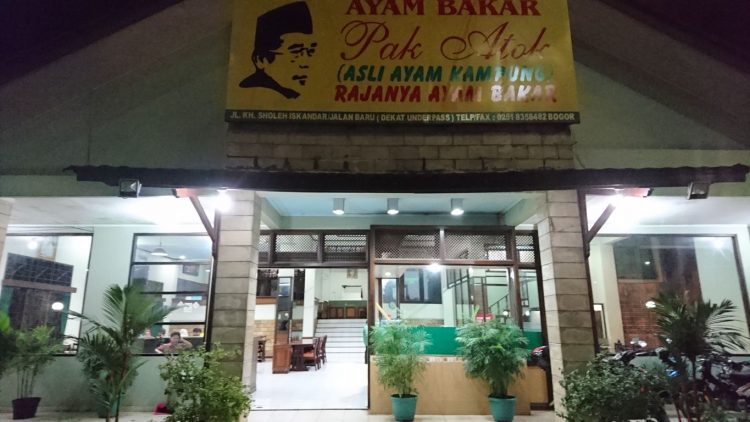 Rumah Makan Ayam Bakar Pak Atok via Pergi Kuliner, 1. Sop Duren Rancamaya, 2. 19th Hole And Restaurant, 3. Warung Bakso Pak Toha, 4. Waroeng Durian C Aden Rancamaya, 5. Rumah Makan Ayam Bakar Pak Atok, 6. Rumah Air Bogor, 7. Baso Rindu, 8. Martabak Selera Asal, 9. Restoran Malibo Anai, 10. Rumah Makan Simpang Rawi