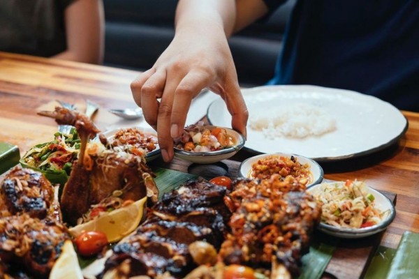 Tokito Kitchen , 1. Restoran Bandar Djakarta, 2. Hachi Grill Alam Sutera, 3. Kayu Kayu Restaurant, 4. Pondok Kemangi Alam Sutera, 5. Ikan Bakar Cianjur, 6. Pulau Sentosa Seafood Market Alsut, 7. Waroeng Sunda, 8. IKEA Restaurant Alam Sutera, 9. RM Padang Indah Jaya Minang, 10. Ramen Ikkudo Ichi, 11. PHO MINH Alam sutera, 12. Sarang Oci, 13. Rumah Makan Putera Lombok, 14. Kopi Nako Alam Sutera, 15. Home Brew Coffee & Eatery, 16. Canabeans Alam Sutera, 17. Kembang Bawang, 18. BOLAN THAI KITCHEN, 19. ZENBU LIVING WORLD, 20. Coarse & Fine Coffee, 21. Magal Korean BBQ House, 22. The Harvest, 23. Kokku Ramen, 24. Pig Hunter Alam sutera, 25. Steak 21, 26. Oma Ronde, 27. Soto Betawi H. Mamat Living World, 28. Tokito Kitchen