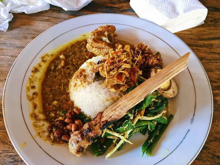 Warung Nasi Ayam Bu Oki (Jimbaran), 1. Warung Babi Ibu Oka, 2. Naughty Nuri’s, 3. Pawon Pasundan, 4. Cafe Pomegranate, 5. Monkeys Cuisine, 6. Green Ginger (Tutup), 7. Betelnut Cafe, 8. Petitenget, 9. Restoran Rondji, 10. Restoran L’Assiette (Tutup), 11. Nook (Kerobokan), 12. Ultimo Italian Restaurant (Kerobokan), 13. Pison Coffee (Kerobokan), 14. Biku (Kerobokan), 15. Lawn Canggu, 16. Potato Head (Kerobokan), 17. Finns beach Club (Canggu), 18. La Plancha (Seminyak), 19. Ulu Cliffhouse (Pecatu), 20. KYND COMMUNITY (Kerobokan), 21. Warung Mak Beng (Sanur), 22. Gusto Gelato (Seminyak), 23. Massimo Restaurant (Sanur), 24. RivaReno Gelato Bali (Kerobokan), 25. Yogurt Republic (Seminyak), 26. Nalu Bowls (Pecatu), 27. Waroeng Kampoeng (Jimbaran), 28. Warung Nasi Ayam Bu Oki (Jimbaran), 30. Warung Kayu Manis (Denpasar), 31. Warung Men Gara (Mengwi), 32. Warung Nasi Tekor Bali (Denpasar), 33. Warung makan nikmat halal (Kuta), 34. Rujak uma bali (Denpasar), 35. Pronto Pizza (Kuta), 36. Pink Tempong (Kuta), 37. Donat Lio (Denpasar), 38. Waroeng Soerabi Bandoeng 101 (Kuta), 39. Ronde Nusa Kambangan (Denpasar), 40. Gado Gado Ibu Lulu (Kerobokan), 41. Mie Bandung (Denpasar), 42. Warung Bunana, 44. Ulekan, 45. Sinamon Bali, 46. Cuca Restaurant, 47. Folie Kitchen & Pâtisserie, 48. Yogurt Republic, 49. Vincent Nigita Patisserie, 50. Sayuri Healing Food, 51. Nasi Campur Warung Mek Juwel, 52. Confiture de Bali, 53. Zest Ubud, 54. Yogurt Yogi, 55. Sawobali Cake & Coffee Shop, 56. Bella by Sage, 57. The Amora Bali Restaurant, 58. D’ Alas Warung, 59. The Wijaya Kusuma, 60. Café Seafood Bakar Jimbaran, 61. Ngiring Ngwedang, 62. Mentari Restoran Bedugul, 63. Restoran Bebek Tepi Sawah Ubud, 64. The Lookout Resto & Bar, 65. The Kelusa, 66. Wantilan Resataurant, 67. Bali Buda, 68. Samani Resto, 69. The Sayan House, 70. Swept Away, 71. El Kabron, 72. Ke-Pi-Tu, 73. CasCades Restaurant