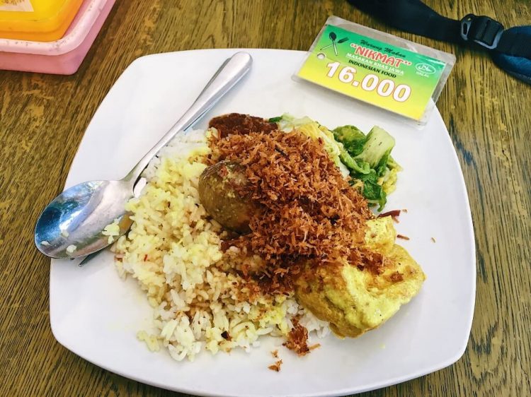 Warung makan nikmat halal (Kuta), 1. Warung Babi Ibu Oka, 2. Naughty Nuri’s, 3. Pawon Pasundan, 4. Cafe Pomegranate, 5. Monkeys Cuisine, 6. Green Ginger (Tutup), 7. Betelnut Cafe, 8. Petitenget, 9. Restoran Rondji, 10. Restoran L’Assiette (Tutup), 11. Nook (Kerobokan), 12. Ultimo Italian Restaurant (Kerobokan), 13. Pison Coffee (Kerobokan), 14. Biku (Kerobokan), 15. Lawn Canggu, 16. Potato Head (Kerobokan), 17. Finns beach Club (Canggu), 18. La Plancha (Seminyak), 19. Ulu Cliffhouse (Pecatu), 20. KYND COMMUNITY (Kerobokan), 21. Warung Mak Beng (Sanur), 22. Gusto Gelato (Seminyak), 23. Massimo Restaurant (Sanur), 24. RivaReno Gelato Bali (Kerobokan), 25. Yogurt Republic (Seminyak), 26. Nalu Bowls (Pecatu), 27. Waroeng Kampoeng (Jimbaran), 28. Warung Nasi Ayam Bu Oki (Jimbaran), 30. Warung Kayu Manis (Denpasar), 31. Warung Men Gara (Mengwi), 32. Warung Nasi Tekor Bali (Denpasar), 33. Warung makan nikmat halal (Kuta), 34. Rujak uma bali (Denpasar), 35. Pronto Pizza (Kuta), 36. Pink Tempong (Kuta), 37. Donat Lio (Denpasar), 38. Waroeng Soerabi Bandoeng 101 (Kuta), 39. Ronde Nusa Kambangan (Denpasar), 40. Gado Gado Ibu Lulu (Kerobokan), 41. Mie Bandung (Denpasar), 42. Warung Bunana, 44. Ulekan, 45. Sinamon Bali, 46. Cuca Restaurant, 47. Folie Kitchen & Pâtisserie, 48. Yogurt Republic, 49. Vincent Nigita Patisserie, 50. Sayuri Healing Food, 51. Nasi Campur Warung Mek Juwel, 52. Confiture de Bali, 53. Zest Ubud, 54. Yogurt Yogi, 55. Sawobali Cake & Coffee Shop, 56. Bella by Sage, 57. The Amora Bali Restaurant, 58. D’ Alas Warung, 59. The Wijaya Kusuma, 60. Café Seafood Bakar Jimbaran, 61. Ngiring Ngwedang, 62. Mentari Restoran Bedugul, 63. Restoran Bebek Tepi Sawah Ubud, 64. The Lookout Resto & Bar, 65. The Kelusa, 66. Wantilan Resataurant, 67. Bali Buda, 68. Samani Resto, 69. The Sayan House, 70. Swept Away, 71. El Kabron, 72. Ke-Pi-Tu, 73. CasCades Restaurant