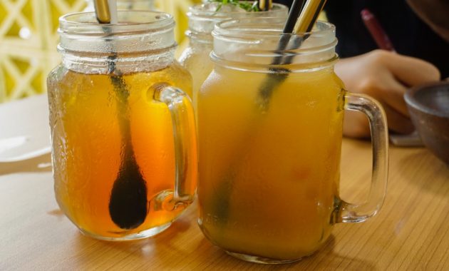 Waroeng Kaligarong, 1. Soto Bangkong, 2. Nasi Ayam Bu Wido, 3. Rumah Makan Kampung Laut, 4. Restoran Pesta Keboen, 5. Mangut Welut Warung Bu Nasima, 6. Toko Oen, 7. Depot Sukses, 8. Waroeng Steak & Shake, 9. Warung Makan Gudeg & Opor Mbak Tum, 10. Nasi Goreng Babat Pak Hengky, 11. Nasi Goreng Babat Pak Taman, 12. Nasi Kebuli Djawas, 13. Gudeg Abimanyu, 14. Nasi Pecel Mbok Sador, 15. Tahu Gimbal, 16. Ayam Goreng Lombok Ijo, 17. Nasi Gandul, 18. Kue Leker Paimo, 19. Pisang Plenet, 20. Es Puter Cong Lik, 21. Mie Kopyok Pak Dhuwur, 22. Warung Sate 29, 23. Bebek Goreng Pak Thori, 24. Bakmi Jawa Pak Gareng, 25. Gulai Kambing Bustaman Pak Sabar, 26. Soto Pak No, 27. Lumpia, 28. Tahu Pong, 29. Super Penyet, 30. Nasi Goreng Padang Bangjo, 31. Waroeng Kaligarong, 32. The Hills Dining Restaurant, 33. Bowery & Eastman, 34. Tandhok Ribs & Coffee, 35. Sate Sapi Pak Kempleng, 36. Carnivore Sky Bar & Grill, 37. Sky Line Lounge & Exclusive Dining, 38. Gulai Kepala Ikan Pak Untung, 39. Pujasera Simpang Lima, 40. Nasi Kucing Pak Gik, 41. Gama Ikan Bakar dan Seafood, 42. Gama Candi Resto, 43. KoenoKoeni Café Gallery, 44. Pisa Cafe dan Resto, 45. Giggle Box Cafe Semarang, 46. Pondok Kopi Umbul Sidomukti, 47. Rinjani View, 48. Rosti Resto & Cafe, 49. White Rabbit Dessert