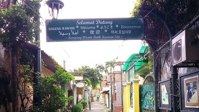 Wisata Kampung Batik Kauman via Tribunnews, 1. Pandawa Water World, Wisata Keluarga Solo yang sangat Menarik, 2. Naik Kereta Api Uap Jaladara Kota Solo, 3. Asyiknya Berkeliling Kota Solo Naik Bus Wisata di Solo, 4. Taman Balekambang Solo, 5. Keraton Solo yang Syarat akan Sejarah, 6. Taman Sriwedari yang Juga Kaya Akan Sejarah, 7. Wisata Kampung Batik Kauman