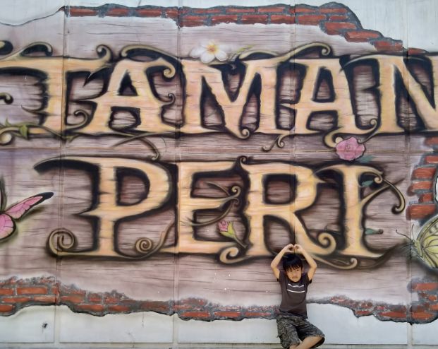 taman peri via Kompasiana, Informasi Umum, Jam Operasional Taman Peri Cibiru, Lokasi Taman Peri Cibiru Bandung, Rute Jalan Ke Lokasi, Harga Tiket Masuk Taman Peri Cibiru, Apa Saja Menu Makanan Taman Peri Cibiru Bandung ?, Berapa Harga Makanan di Restoran Taman Peri ?, Galeri Foto
