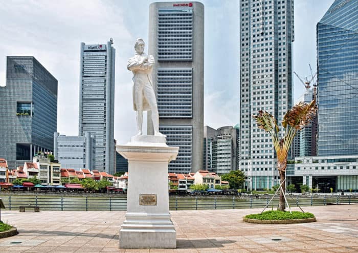 Raffles Landing Site, 1. Merlion Park, 2. Universal Studios, 3. Orchard Road, 4. Sentosa Island, 5. Bugis Street, 6. Chinatown, 7. Little India, 8. Arab Street, 9. Haw Par Villa, 10. Raffles Landing Site, 11. Esplanade, 12. Gardens by The Bay, 13. Singapore Flyer, 14. Henderson Waves Bridge, 15. Marina Bay Sands, 16. Helix Bridge, 17. Art Science Museum, 18. Singapore Botanical Gardens, 19. Singapore River