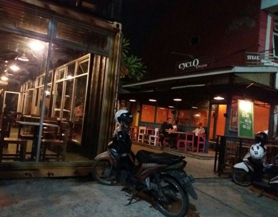 Cyclo Coffee, 1. Jungkir Balik Coffee, 2. Fresh Milk Sidoarjo, 3. Rupa-Rupa Food Trip, 4. D’Payung Cafe, 5. Omah Dewe Cafe, 6. Dock To Dock, 7. Jon’s Cafe and Coffee, 8. The Little a Coffee Shop, 9. Milkmoo Sidoarjo, 10. Cafe Karepmu, 11. Kedai Roti Bakar 543, 12. Kafe Kopi Sehat, 13. Kedai Panji, 14. OMKOPI, 15. Dolomiti Coffee, 16. Cafe Eat Rock, 17. Crita Lama, 18. Kedai Ahmed, 19. Shuga Cafe, 20. Cyclo Coffee, 21. Tozca Cafe, 22. Rolag Kopi Sidoarjo, 23. Ptrus Coffee Lab & Store, 24. Cafe Teko, 25. Omah Oeti, 26. Pizzank Cafe, 27. Cafe Favourite, 28. King Cafe, 29. Cafe Laverpuol Station Wareg, 30. Bliss Cafe, 31. Green Panda Krian, 32. Cafe Saudara Sekopi 2, 33. Bonk Cafe, 34. Intano Coffee Shop & Roastery