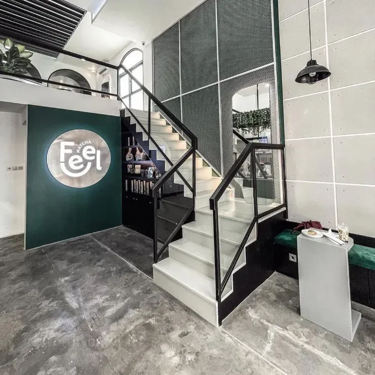 Feel Matcha, 1. Coffeewar, 2. Cutie Cats Cafe, 3. Antipodean Coffee, 4. Shisha Cafe, 5. Dia.Lo.Gue Cafe, 6. Lobbyn Kitchen and Bar, 7. Warung Pedes, 8. The Folks, 9. ECAPS, 10. Bukan Ruang, 11. Rumanami, 12. Feel Matcha, 13. Enatura Salad Bar & Store, 14. Nomi Coffee, 15. Acaraki Table, 16. Mood – Wellness Studio and Kitchen, 17. Amy and Cake, 18. Seed Cafe, 19. MOREAU Chocolatier’s Coffee, 20. Anomali Cafe Kemang, 21. The Reading Room, 22. 3K Coffee, 23. The Cat Cabin, 24. Kedai Kopi 89, 25. Chief Coffee Kemang, 26. Roti Bakar Kemang, 27. Ruang Seduh Kemang, 28. Goni Coffee, 29. Alenia Papua Coffee & Kitchen