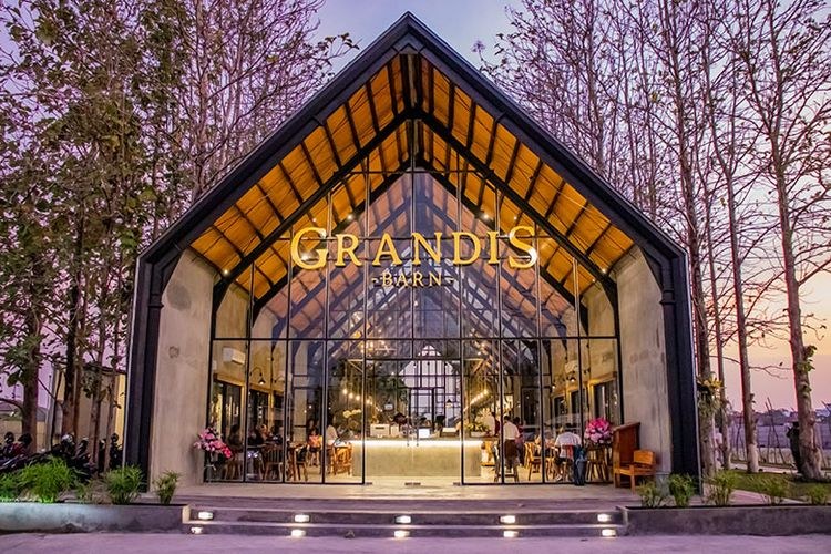 Grandis Barn via Kompas, Tempat Nongkrong di Solo yang Murah, Tempat Nongkrong Romantis di Solo, Tempat Nongkrong Asyik di Solo, Tempat Nongkrong Solo Malam Hari, Tempat Nongkrong Enak di Solo, Tempat Nongkrong di Solo 24 Jam, Cafe Unik Solo, Tempat Nongkrong di Solo ada WiFi