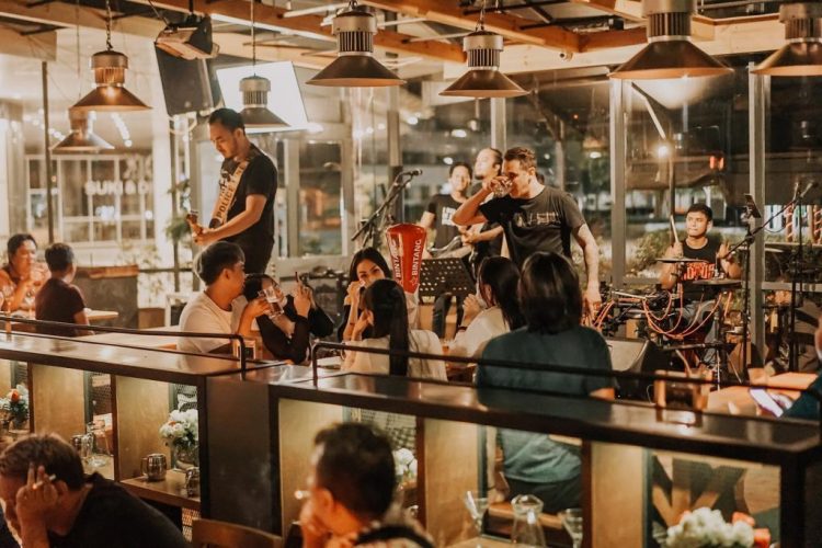 House of Beer via Facebook - Tempat Ngopi di Solo , Tempat Ngopi di Solo Sampai Malam, Tempat Ngopi di The Park Solo, Tempat Ngopi yang Asik di Solo, Tempat Ngopi Siang Hari di Solo, Tempat Nongkrong di Solo Ada Wifi, Tempat Nongkrong di UMS Solo, Tempat Ngopi di Solo Lain