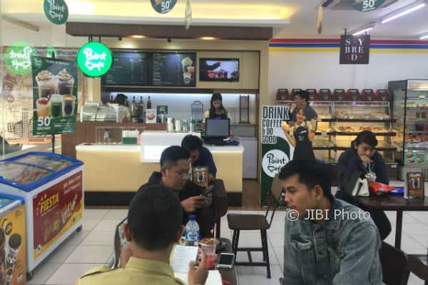 Indomaret Point JIBI Photo, Tempat Nongkrong di Solo yang Murah, Tempat Nongkrong Romantis di Solo, Tempat Nongkrong Asyik di Solo, Tempat Nongkrong Solo Malam Hari, Tempat Nongkrong Enak di Solo, Tempat Nongkrong di Solo 24 Jam, Cafe Unik Solo, Tempat Nongkrong di Solo ada WiFi