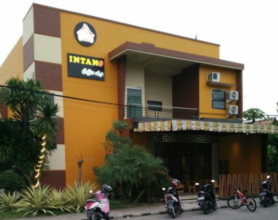 Intano Coffee Shop & Roastery, 1. Jungkir Balik Coffee, 2. Fresh Milk Sidoarjo, 3. Rupa-Rupa Food Trip, 4. D’Payung Cafe, 5. Omah Dewe Cafe, 6. Dock To Dock, 7. Jon’s Cafe and Coffee, 8. The Little a Coffee Shop, 9. Milkmoo Sidoarjo, 10. Cafe Karepmu, 11. Kedai Roti Bakar 543, 12. Kafe Kopi Sehat, 13. Kedai Panji, 14. OMKOPI, 15. Dolomiti Coffee, 16. Cafe Eat Rock, 17. Crita Lama, 18. Kedai Ahmed, 19. Shuga Cafe, 20. Cyclo Coffee, 21. Tozca Cafe, 22. Rolag Kopi Sidoarjo, 23. Ptrus Coffee Lab & Store, 24. Cafe Teko, 25. Omah Oeti, 26. Pizzank Cafe, 27. Cafe Favourite, 28. King Cafe, 29. Cafe Laverpuol Station Wareg, 30. Bliss Cafe, 31. Green Panda Krian, 32. Cafe Saudara Sekopi 2, 33. Bonk Cafe, 34. Intano Coffee Shop & Roastery